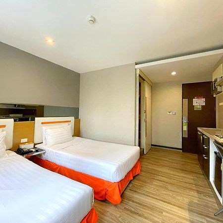 Arawana Express Phromphong Hotel Bangkok Exterior photo
