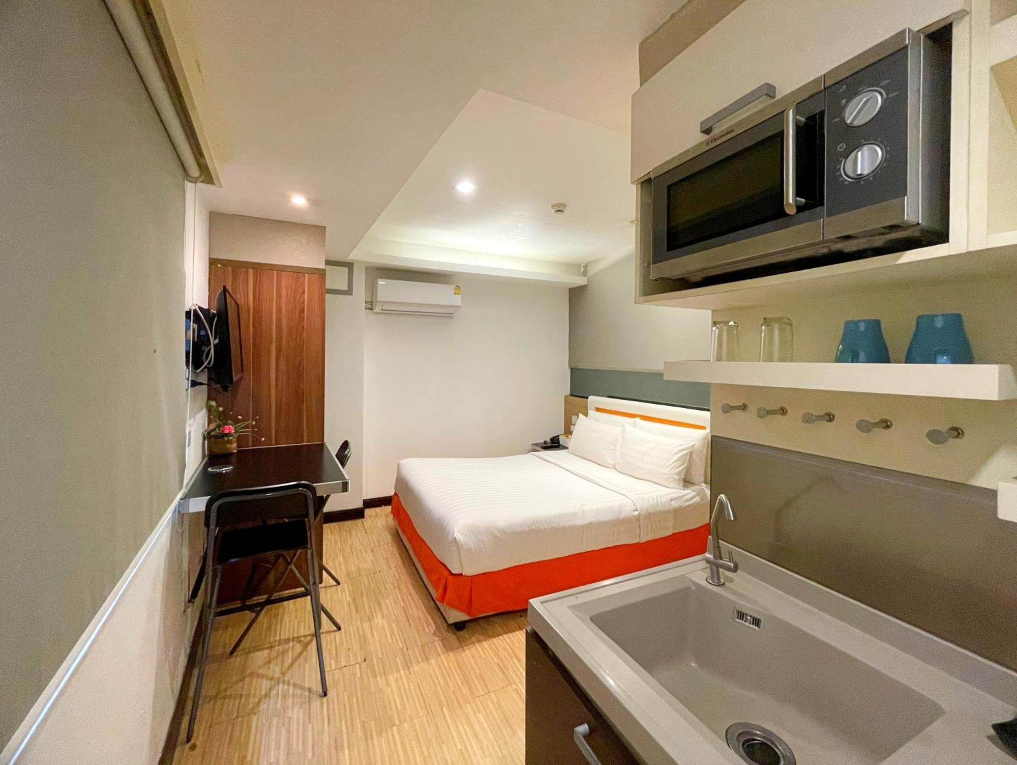 Arawana Express Phromphong Hotel Bangkok Exterior photo