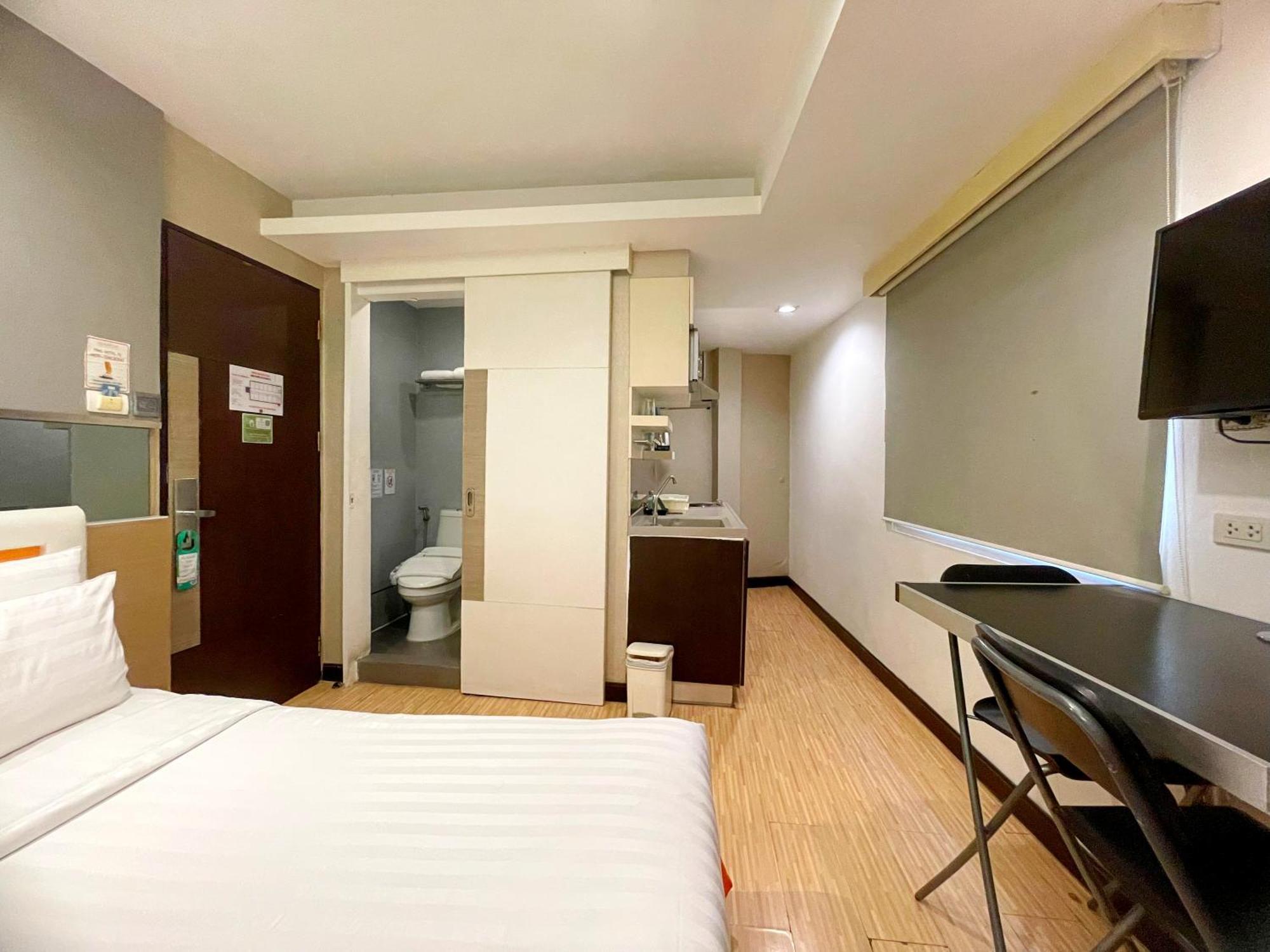 Arawana Express Phromphong Hotel Bangkok Exterior photo