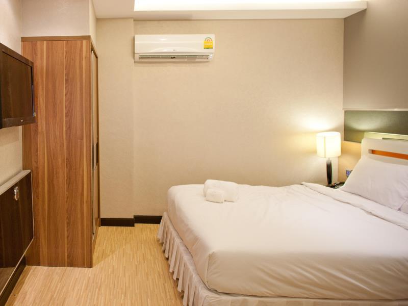 Arawana Express Phromphong Hotel Bangkok Exterior photo