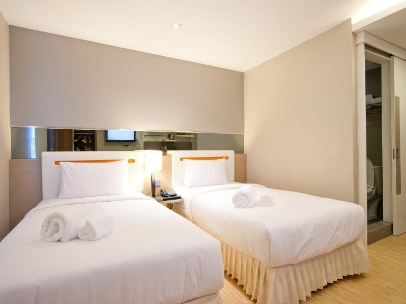 Arawana Express Phromphong Hotel Bangkok Exterior photo