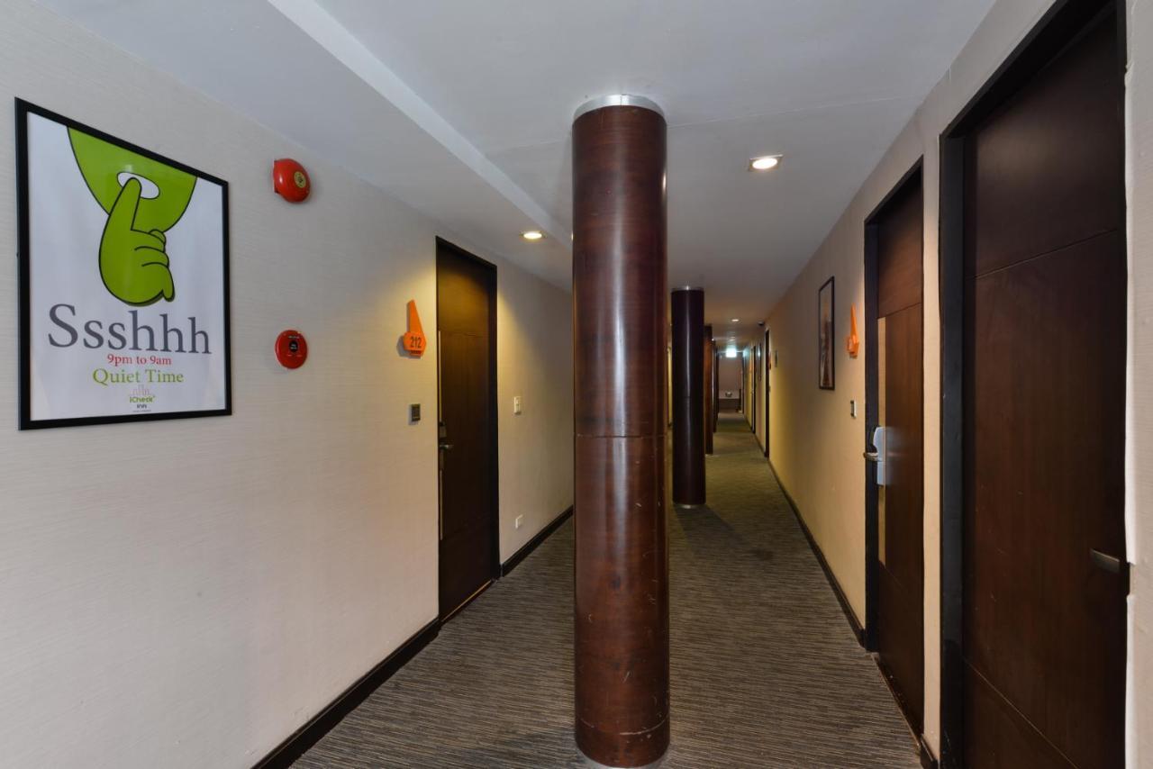Arawana Express Phromphong Hotel Bangkok Exterior photo