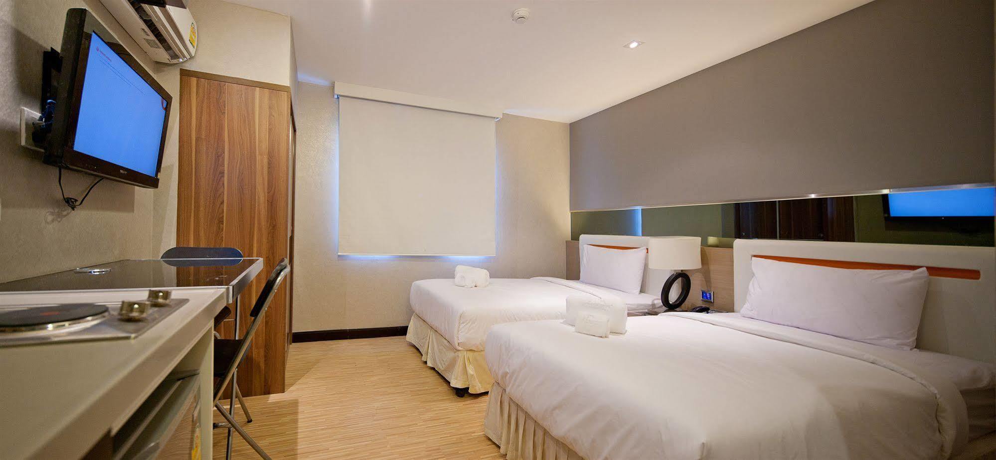 Arawana Express Phromphong Hotel Bangkok Exterior photo