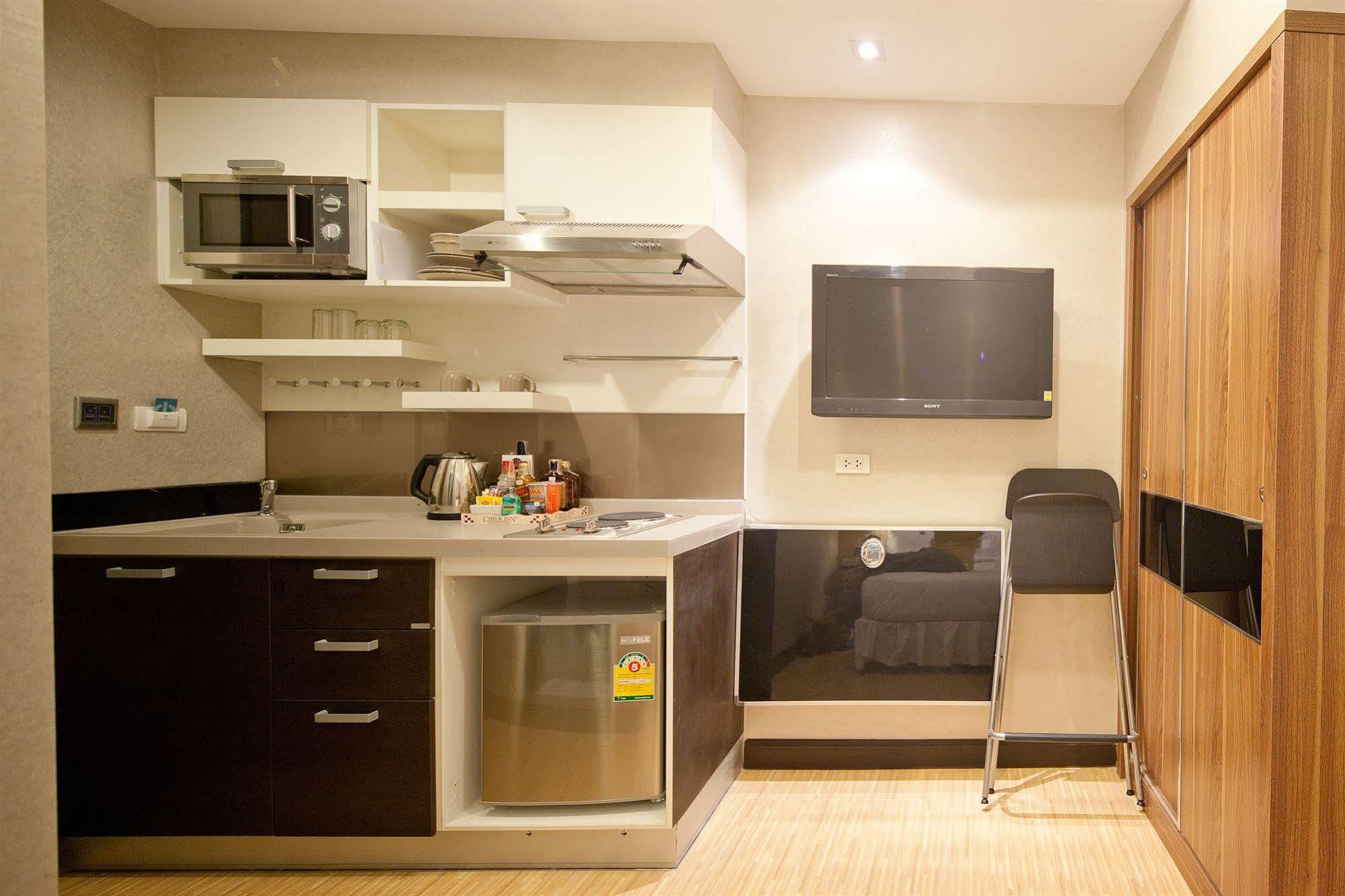 Arawana Express Phromphong Hotel Bangkok Exterior photo